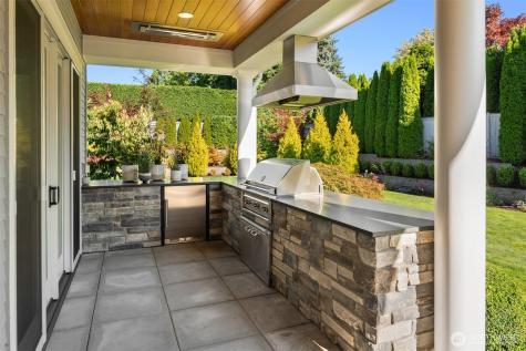 3183 95th Place NE Clyde Hill WA 98004