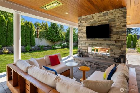 3183 95th Place NE Clyde Hill WA 98004
