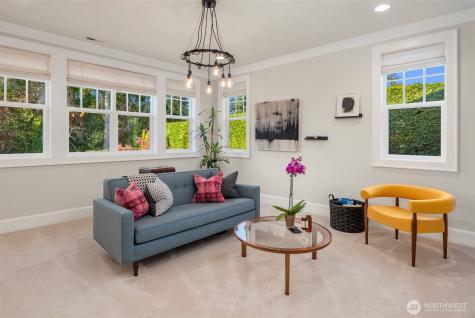 3183 95th Place NE Clyde Hill WA 98004