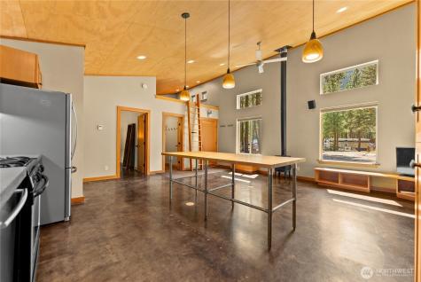 16 Littell Road Mazama WA 98833