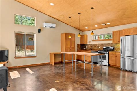 16 Littell Road Mazama WA 98833