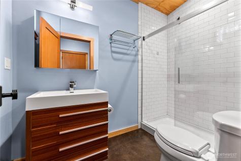 16 Littell Road Mazama WA 98833