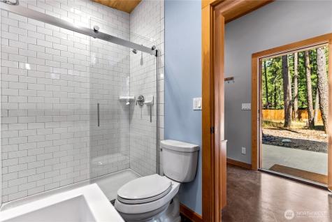 16 Littell Road Mazama WA 98833