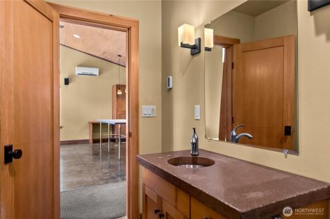 16 Littell Road Mazama WA 98833