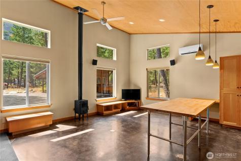 16 Littell Road Mazama WA 98833