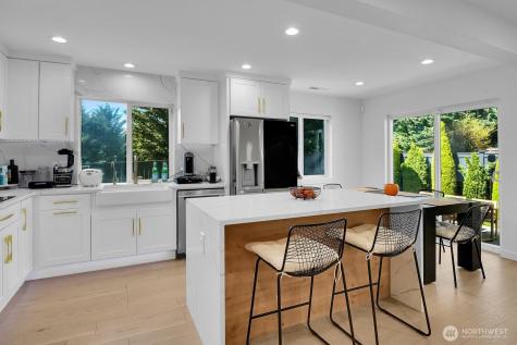 131 Glennwood Renton WA 98056