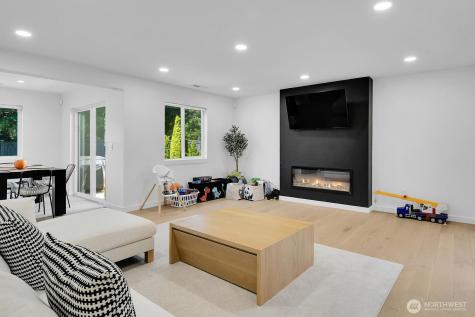 131 Glennwood Renton WA 98056