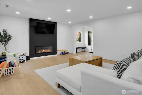 131 Glennwood Renton WA 98056