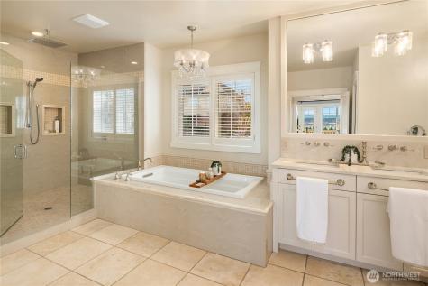 6016 Princeton Avenue NE Seattle WA 98115