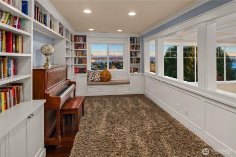 6016 Princeton Avenue NE Seattle WA 98115