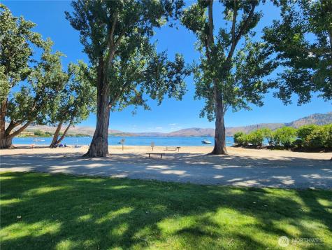 1 Beach 545-e Manson WA 98831
