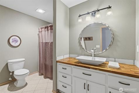 34602 NE 49th Place La Center WA 98629