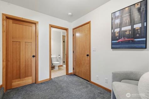 806 N 49th Street Seattle WA 98103