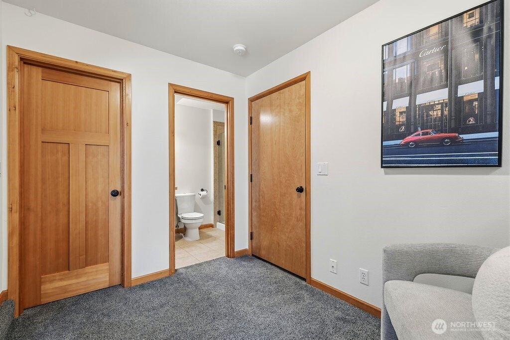 806 N 49th Street Seattle WA 98103