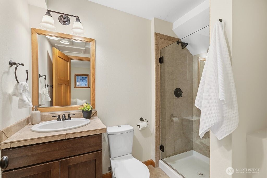 806 N 49th Street Seattle WA 98103