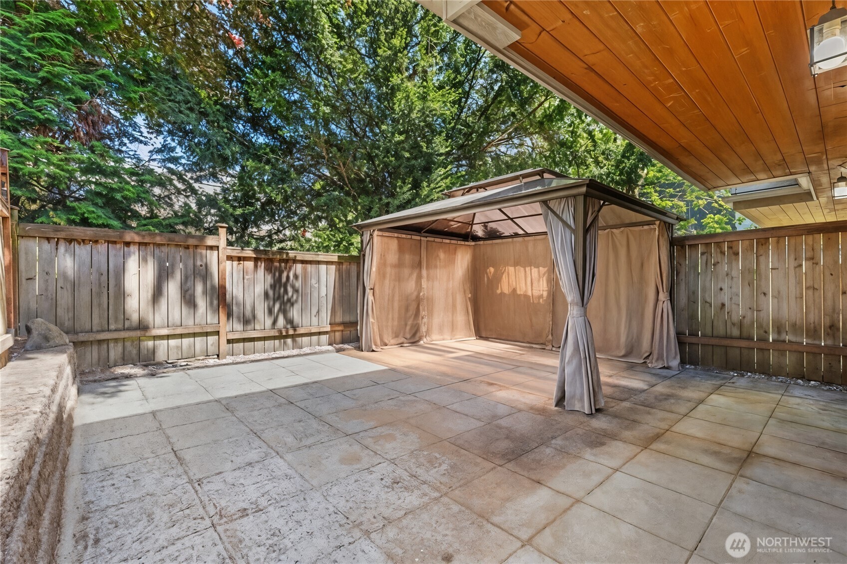 806 N 49th Street Seattle WA 98103