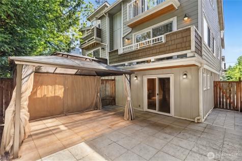 806 N 49th Street Seattle WA 98103