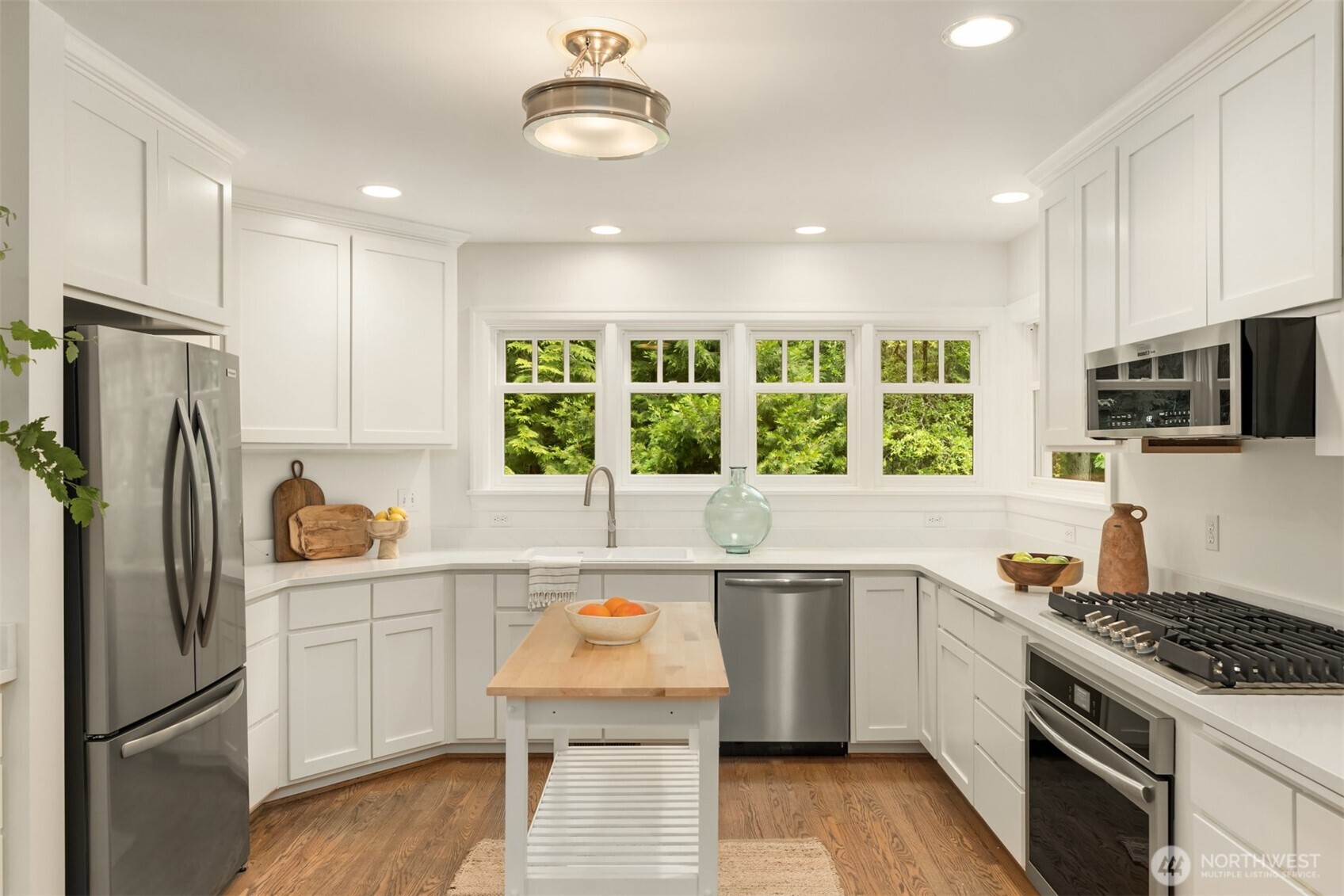 14864 Sivertson Road NE Bainbridge Island WA 98110
