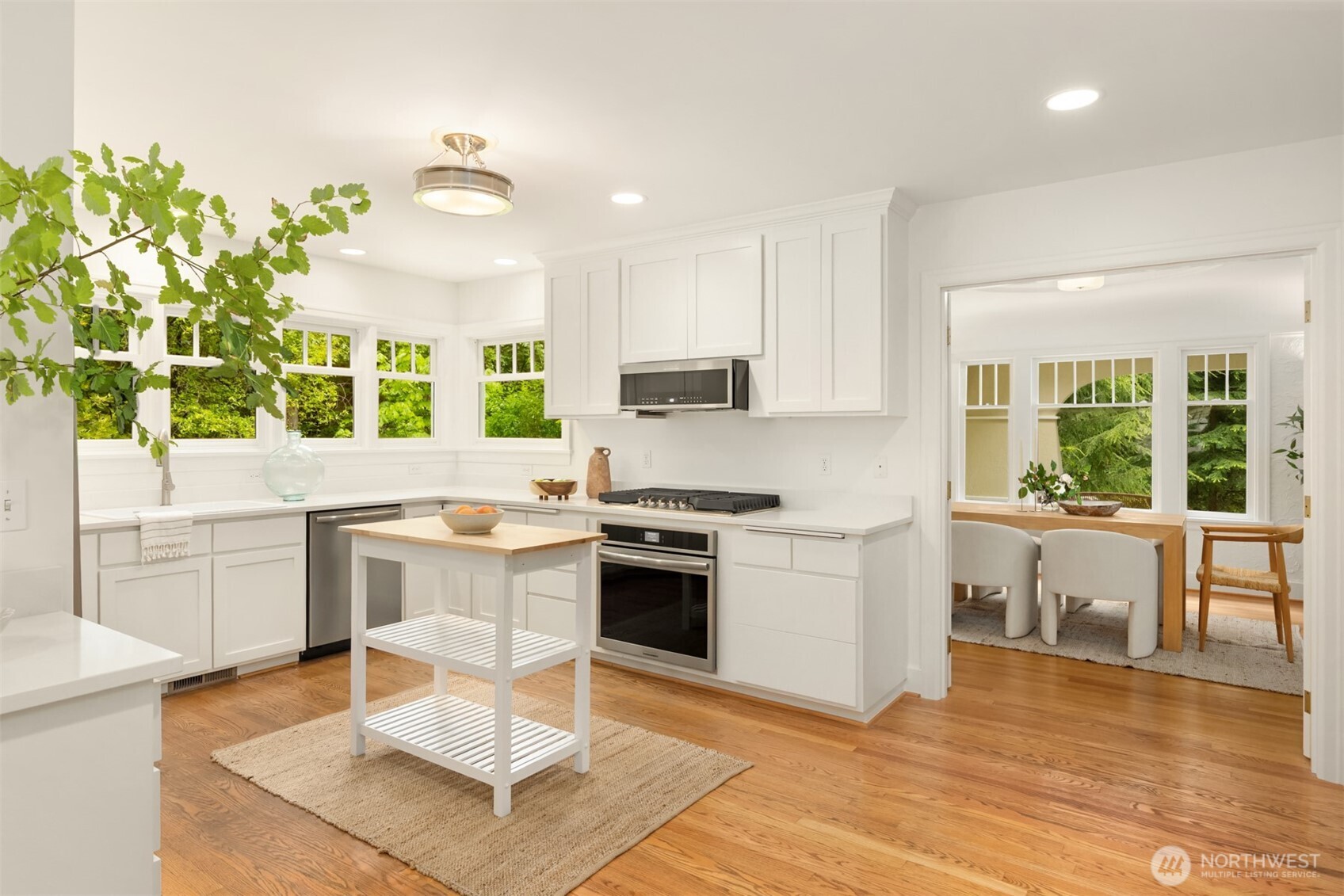 14864 Sivertson Road NE Bainbridge Island WA 98110