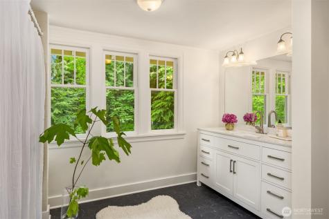 14864 Sivertson Road NE Bainbridge Island WA 98110