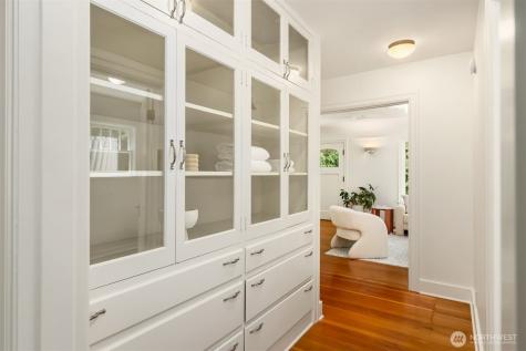 14864 Sivertson Road NE Bainbridge Island WA 98110