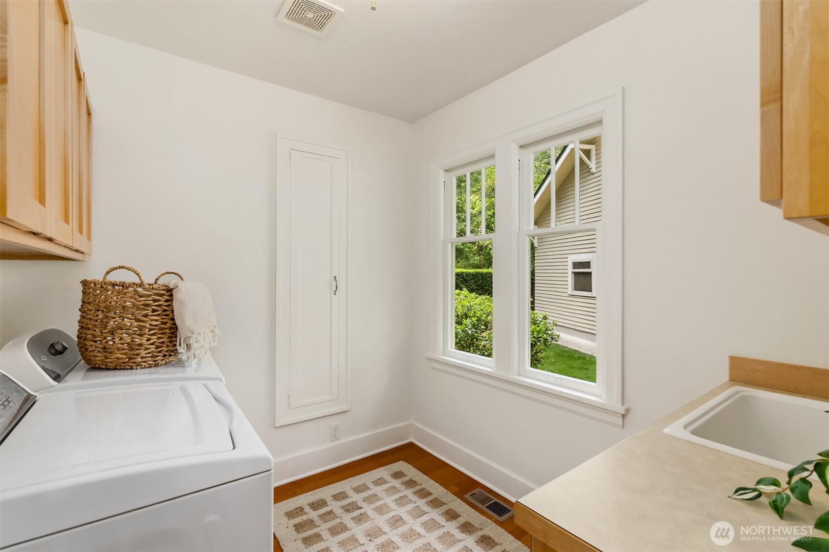 14864 Sivertson Road NE Bainbridge Island WA 98110