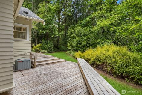 14864 Sivertson Road NE Bainbridge Island WA 98110