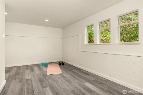 14864 Sivertson Road NE Bainbridge Island WA 98110