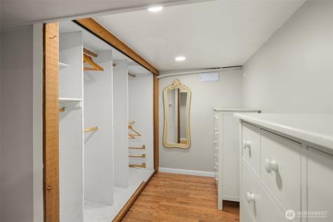 5706 35th Ave NE Seattle WA 98105