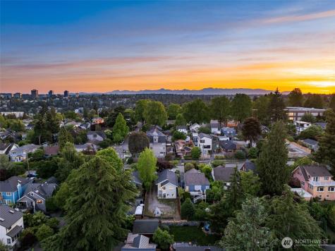 5706 35th Ave NE Seattle WA 98105