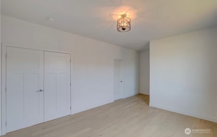 909 Washington Avenue S Long Beach WA 98631