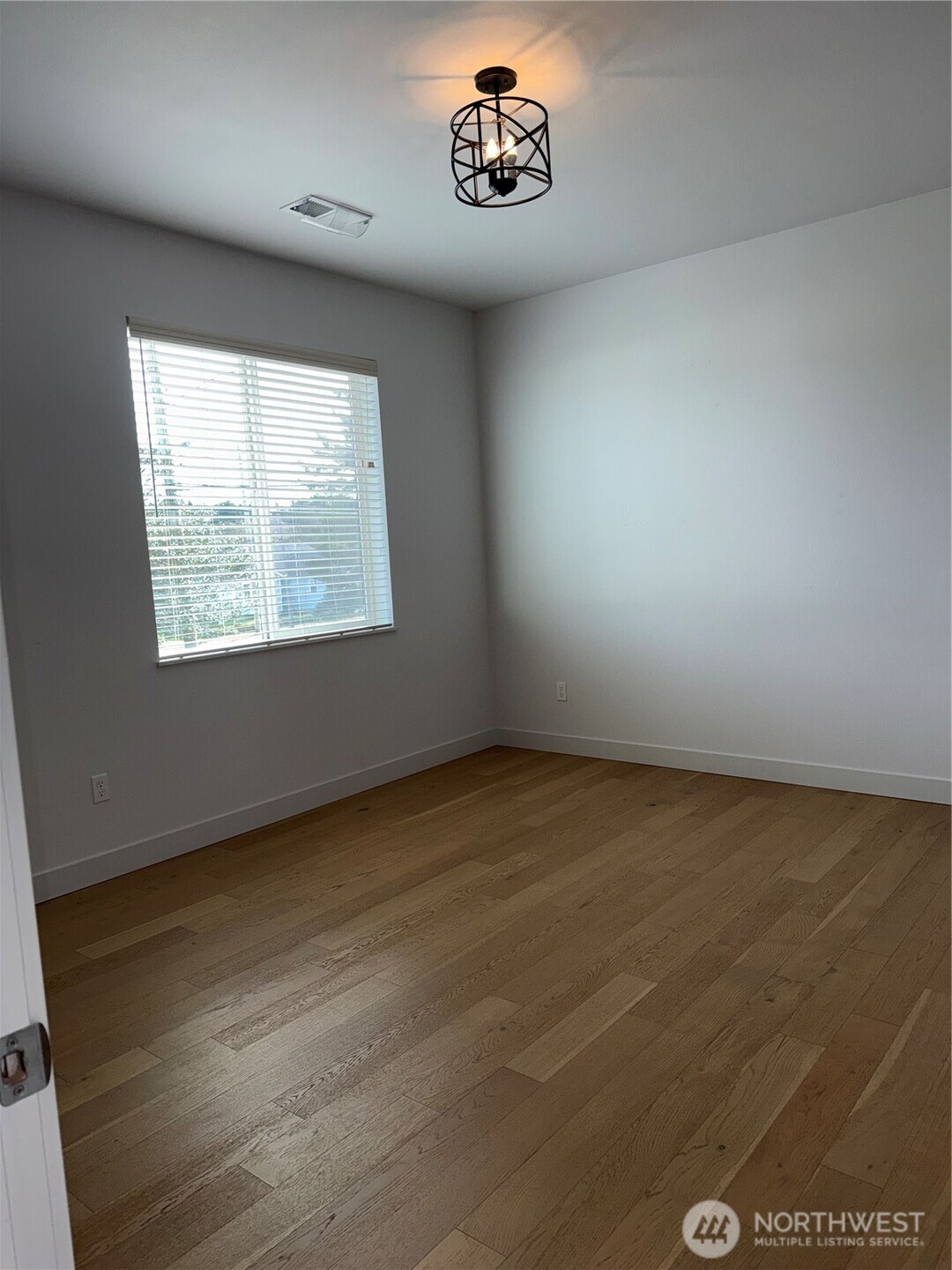 909 Washington Avenue S Long Beach WA 98631