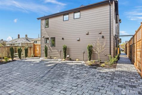 7338 27th Avenue NW Seattle WA 98117
