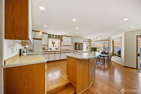 2031 W Terrace Avenue Chelan WA 98816