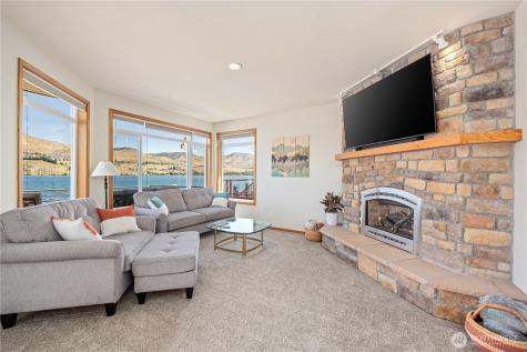 2031 W Terrace Avenue Chelan WA 98816