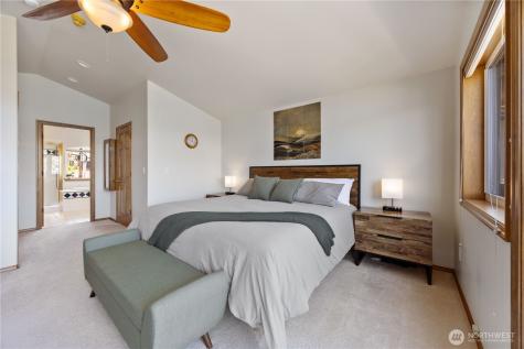 2031 W Terrace Avenue Chelan WA 98816