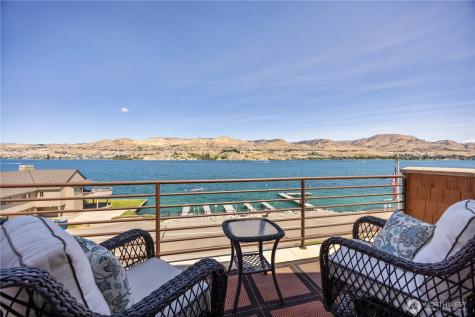 2031 W Terrace Avenue Chelan WA 98816