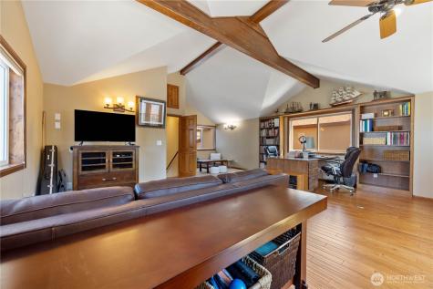 2031 W Terrace Avenue Chelan WA 98816