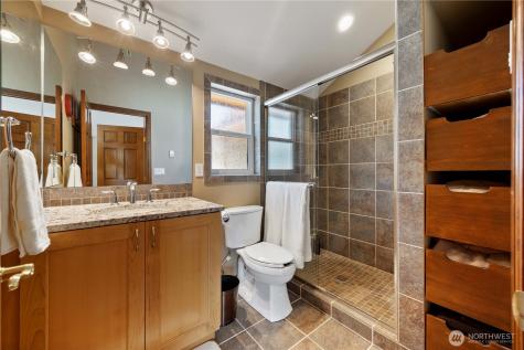 2031 W Terrace Avenue Chelan WA 98816