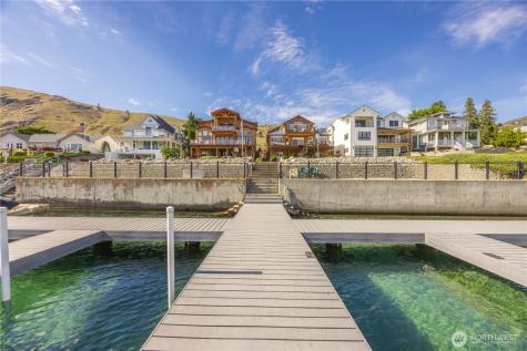 2031 W Terrace Avenue Chelan WA 98816