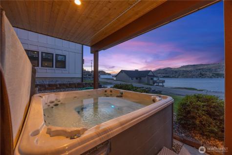 2031 W Terrace Avenue Chelan WA 98816