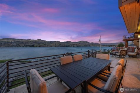 2031 W Terrace Avenue Chelan WA 98816