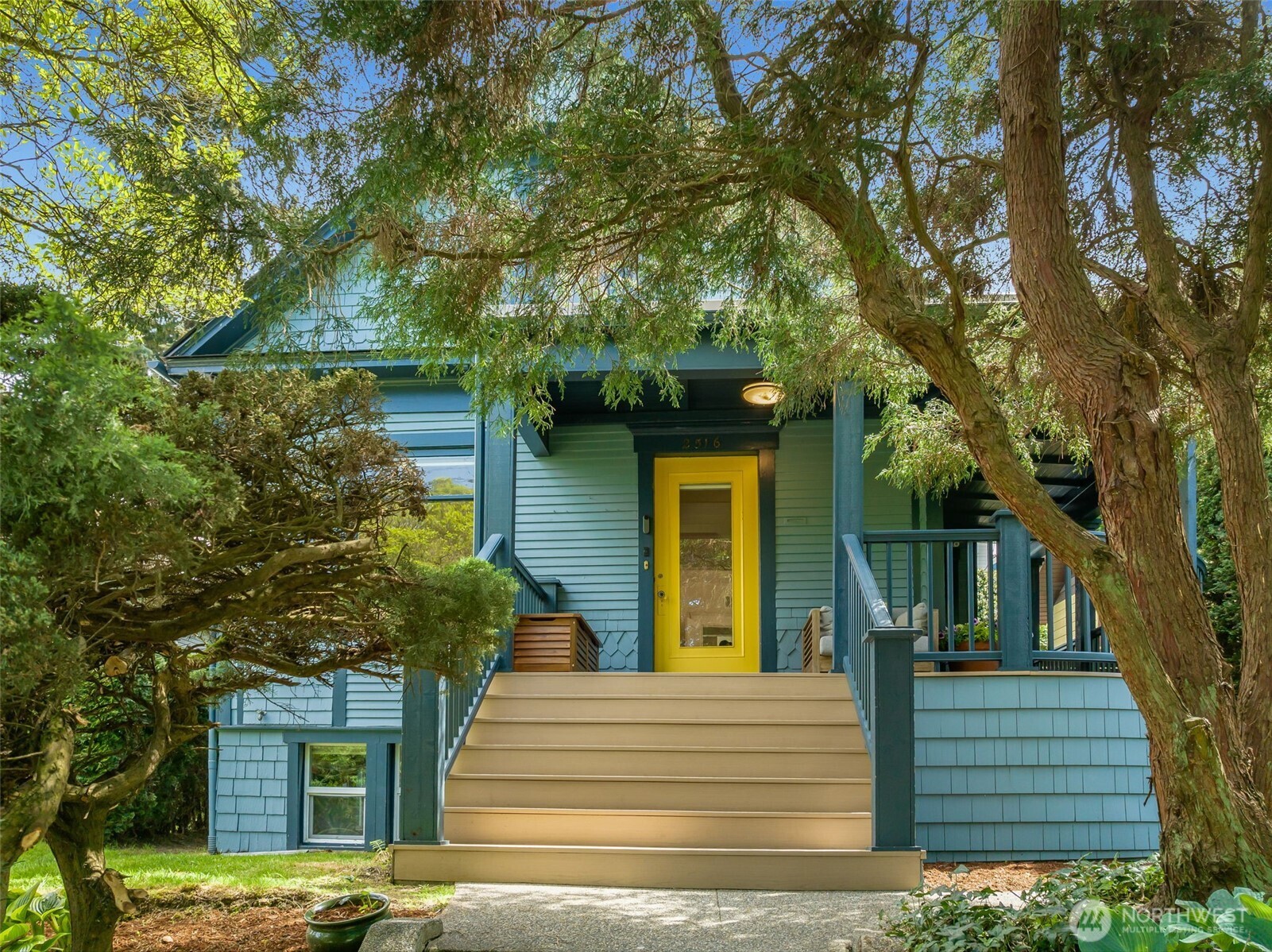 2516 3rd Avenue W Seattle WA 98119