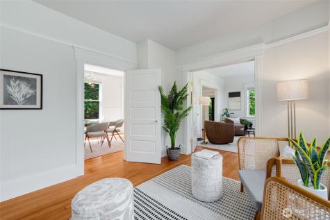 2516 3rd Avenue W Seattle WA 98119