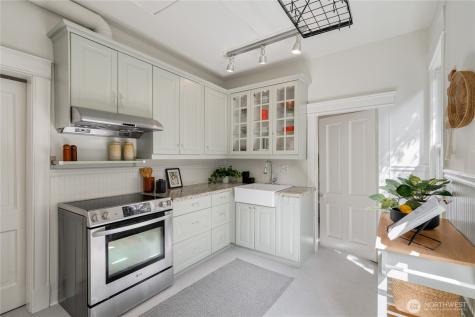 2516 3rd Avenue W Seattle WA 98119