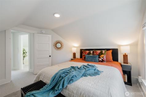 2516 3rd Avenue W Seattle WA 98119