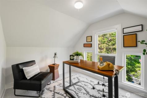 2516 3rd Avenue W Seattle WA 98119