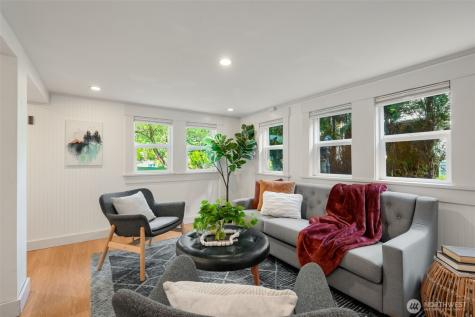 2516 3rd Avenue W Seattle WA 98119