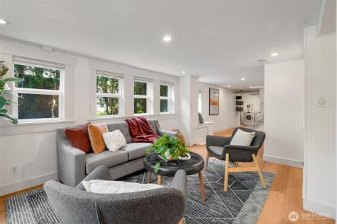 2516 3rd Avenue W Seattle WA 98119