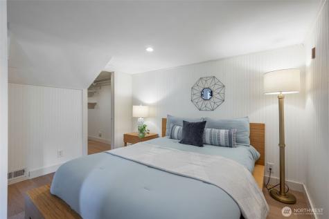 2516 3rd Avenue W Seattle WA 98119